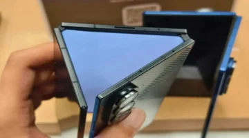 ثورة تقنية.. سامسونج تكشف مواصفات هاتفها الأول القابل للطي ثلاث مرات الجديد